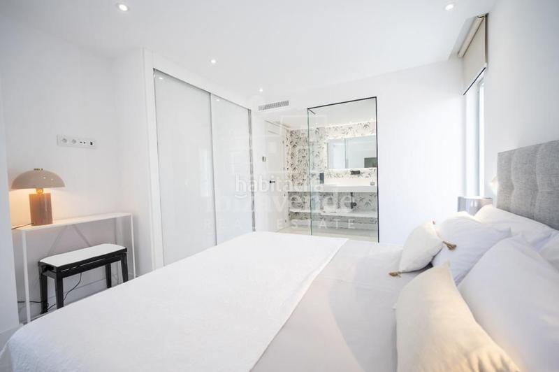 Foto 95e03227-b308-4d48-b2c2-bf6df1d37699. Rent penthouse with heating parking pool in Marina Botafoc-Talamanca Ibiza