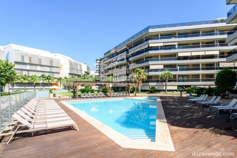 Foto ca3d76ee-bff8-4bec-ae08-d87a2201ba1a. Pis amb calefacció aparcament piscina a Marina Botafoc-Talamanca Ibiza