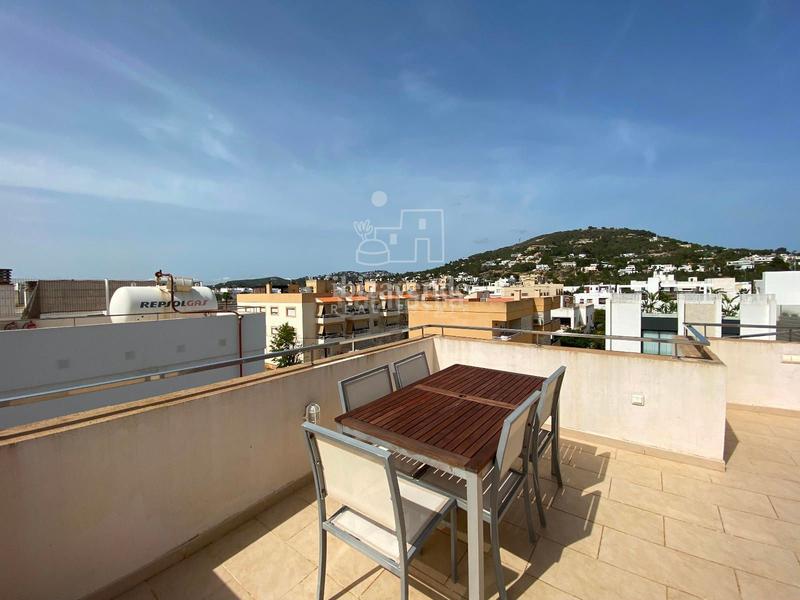 Foto 7aed86fd-3b75-48c7-b3a6-327ae85269aa. Rent penthouse with heating parking in Jesús Santa Eulària