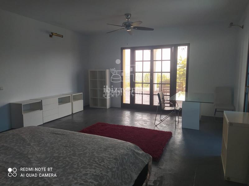 Foto bcf32e4f-df66-49ef-8c4e-f700ef67047a. Alquiler casa  amplia situada junto al colegio morna en Santa Eulària