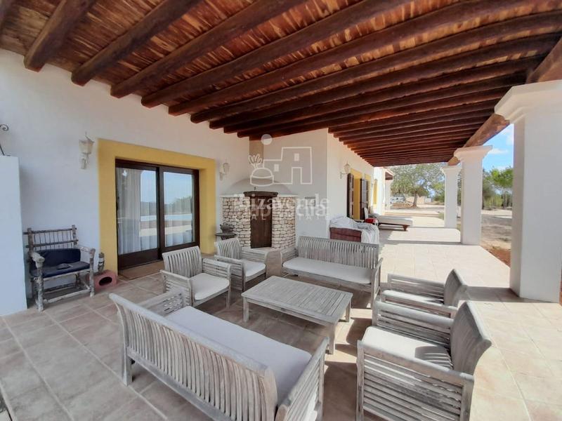 Foto e2780f41-1611-4d85-a36d-c4138fac84c1. Alquiler casa  amplia situada junto al colegio morna en Santa Eulària