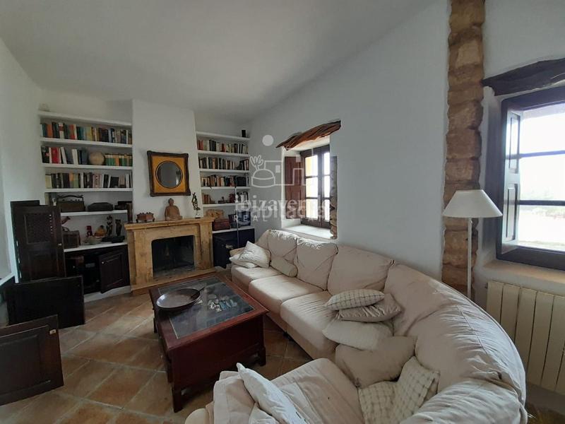 Foto 73bc2a91-b460-4c68-bd58-0db5957a4b6b. Lloguer casa amb calefacció aparcament piscina a Santa Eulària