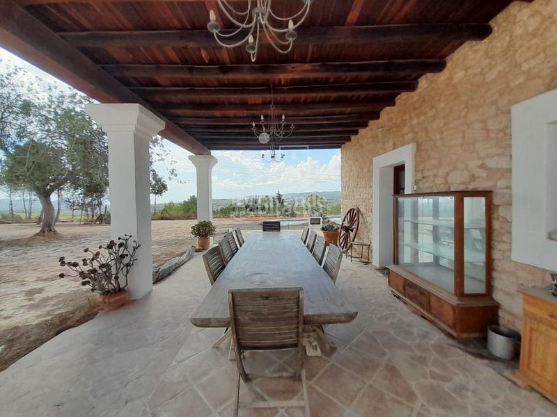 Foto 8d49cc5b-973b-4970-b9aa-d7b2fbd73039. Lloguer casa amb calefacció aparcament piscina a Santa Eulària