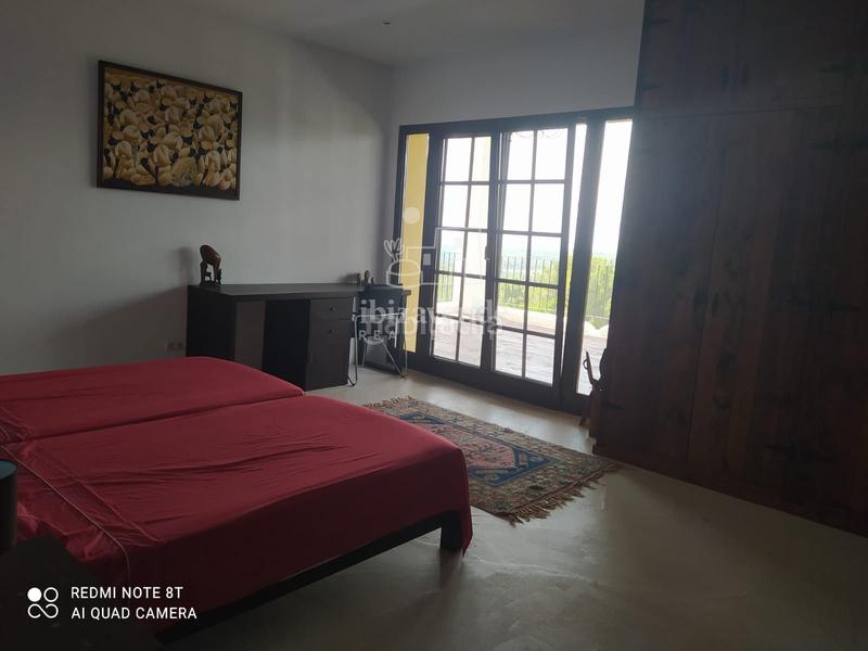 Foto 5462b348-0e8a-4d84-8bc9-1a79a6f611c9. Location maison avec chauffage parking piscine dans Santa Eulària