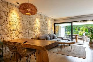 Duplex  Lausanne. Exclusivo dúplex en roca llisa, santa eulalia