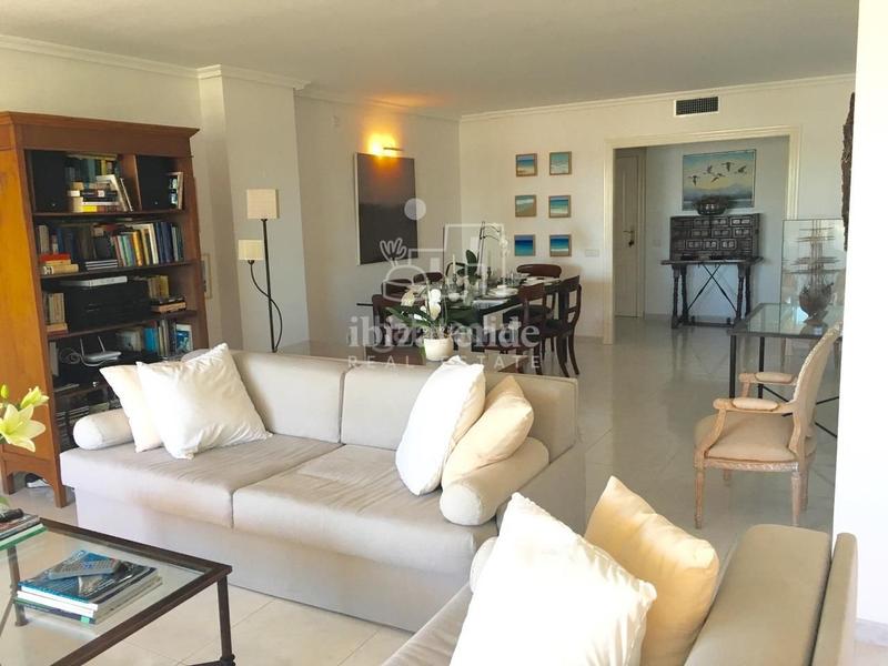 Foto 0b832c60-70d3-498f-96fd-217634ce7de2. Miete etagenwohnung mit heizung pool in Marina Botafoc-Talamanca Ibiza