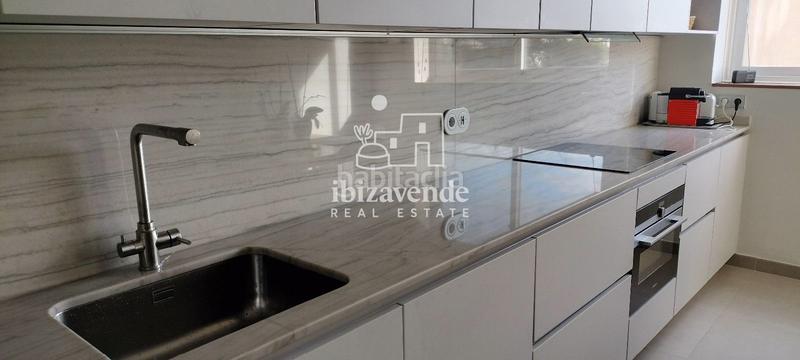 Foto 87e0b24b-3fbc-4d82-8fe0-97efdd0fb3a8. Miete etagenwohnung mit heizung parking pool in Marina Botafoc-Talamanca Ibiza