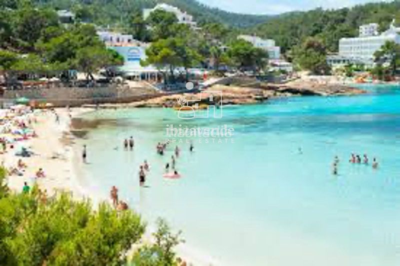 Foto a43265ae-2081-4383-8768-33981bcfd5d7. Àtic amb aparcament piscina a Sant Joan de Labritja