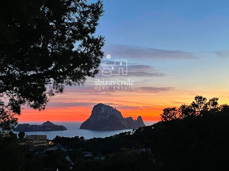 Foto 8a8512dd-9bc1-4b63-b86e-ca1b8b65452b. Alquiler ático  de ensueño con vistas panorámicas al mar y al icónico es vedrà en Sant Josep de sa Talaia
