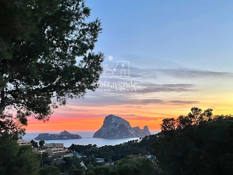 Foto b3c0ba51-9e25-42a0-923f-ce153a6e4a55. Alquiler ático  de ensueño con vistas panorámicas al mar y al icónico es vedrà en Sant Josep de sa Talaia