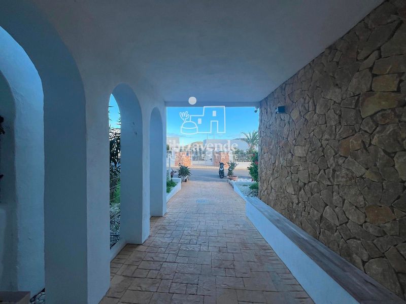 Foto c74a5cb3-0aa5-4e00-9446-7549ef5a9268. Alquiler ático  de ensueño con vistas panorámicas al mar y al icónico es vedrà en Sant Josep de sa Talaia