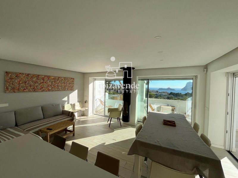 Foto e502ec5a-a75c-450b-ab25-59d4594c73f8. Alquiler ático  de ensueño con vistas panorámicas al mar y al icónico es vedrà en Sant Josep de sa Talaia