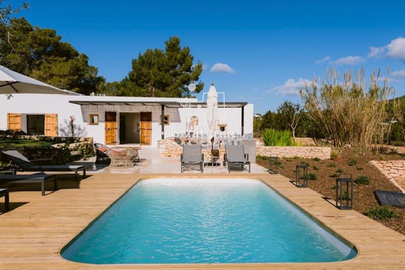 Foto ce006f64-6c3d-4734-846b-49a5069c2cb1. Lloguer xalet amb calefacció aparcament piscina a Sant Joan de Labritja