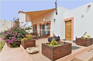 Rent House  Clavell. Casita payesa en ses paises con amplio jardín