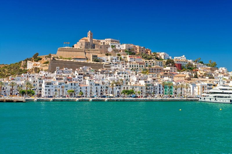 Foto 7cbbf414-b78e-4a0c-9abc-95698755be52. Pis a Marina Botafoc-Talamanca Ibiza