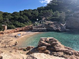 Finca rústica  De bruselas. Parcela de zona anei en roca llisa