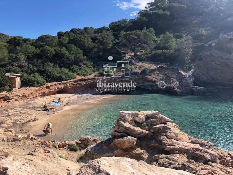 Foto b3a12f3d-4178-44cc-8238-9e57e96de86c. Finca rústica a Roca Llisa Santa Eulària
