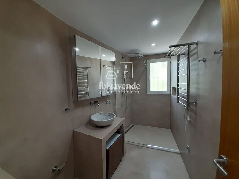 Foto 25659b3a-3a1d-4eb5-86b2-3d4f1fec9546. Casa amb calefacció aparcament piscina a Santa Eulària des riu Santa Eulària