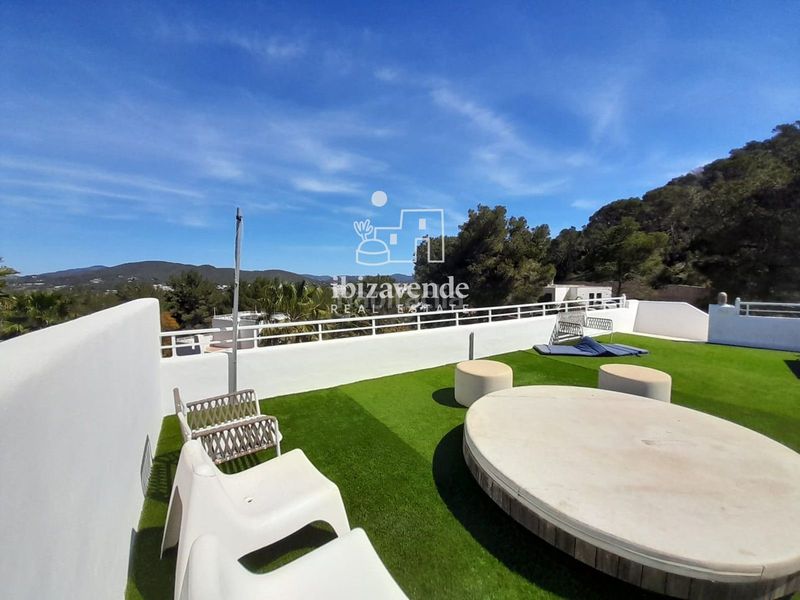 Foto 428c0fe4-d2ea-49ff-8be3-9e0469db28dd. Casa amb calefacció aparcament piscina a Santa Eulària des riu Santa Eulària