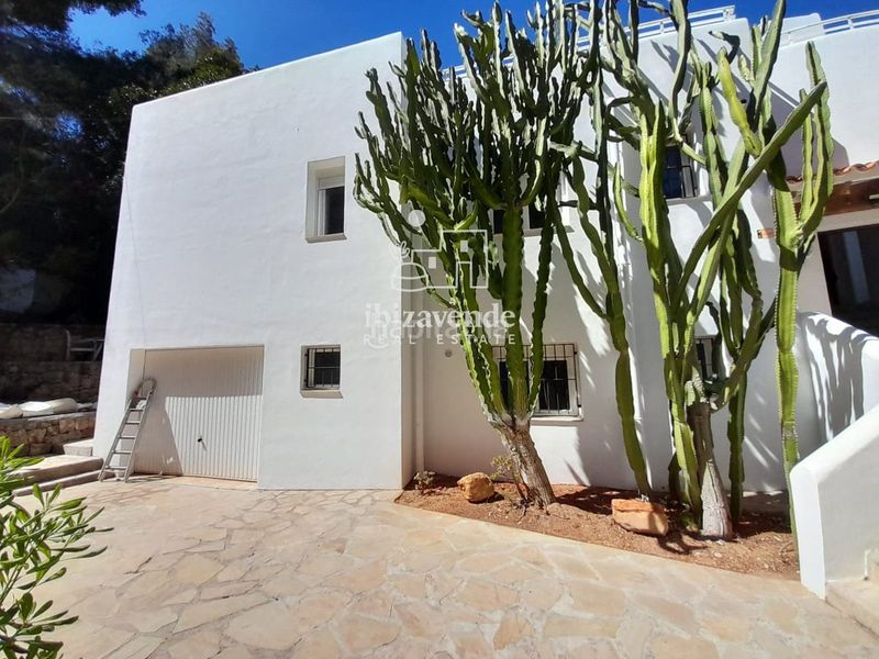 Foto 4a0daf0f-1147-4155-952b-048b2ae88bc6. Casa amb calefacció aparcament piscina a Santa Eulària des riu Santa Eulària