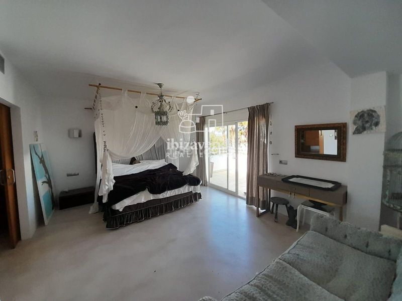 Foto 74f9fd43-23a5-4bcf-8220-8acee7ddc0a5. Casa amb calefacció aparcament piscina a Santa Eulària des riu Santa Eulària