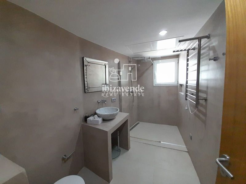 Foto 9085fb44-777e-4fc4-9638-2a9c034454fa. Casa amb calefacció aparcament piscina a Santa Eulària des riu Santa Eulària
