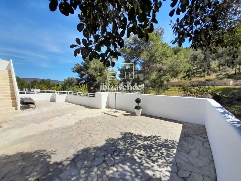 Foto 9286b081-af4b-4865-bc3c-1ee122d91858. Casa amb calefacció aparcament piscina a Santa Eulària des riu Santa Eulària