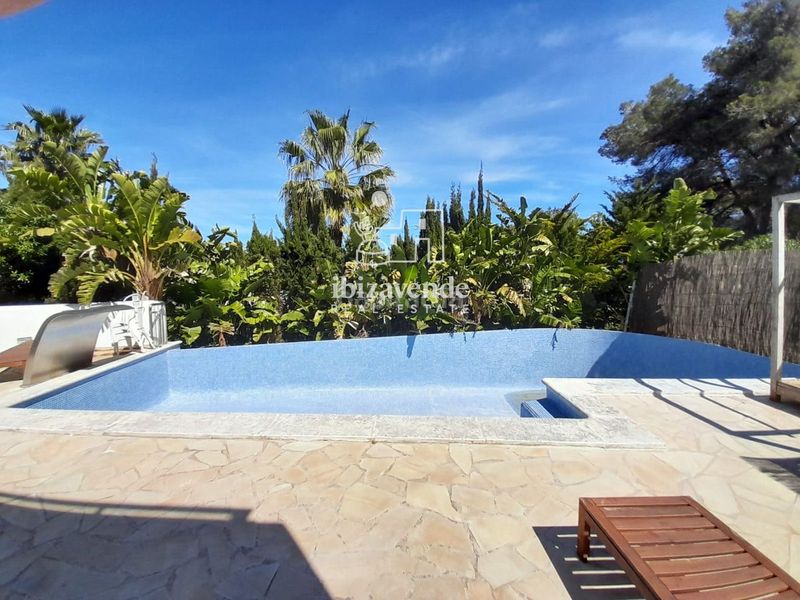 Foto 935cd289-1f3e-4077-9af9-03655d16330e. Casa amb calefacció aparcament piscina a Santa Eulària des riu Santa Eulària