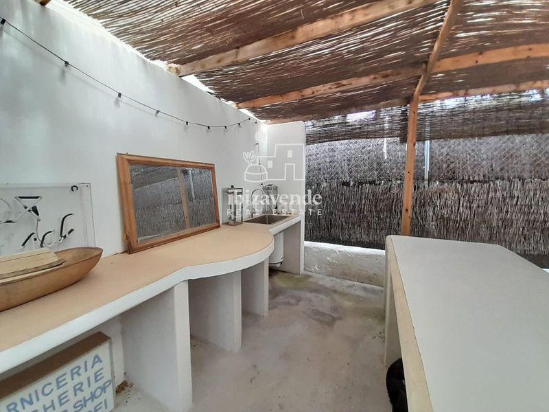 Foto a7db63eb-8793-4d1f-b5ec-ea90780ebc5f. Casa amb aparcament piscina a Sant Carles Santa Eulària