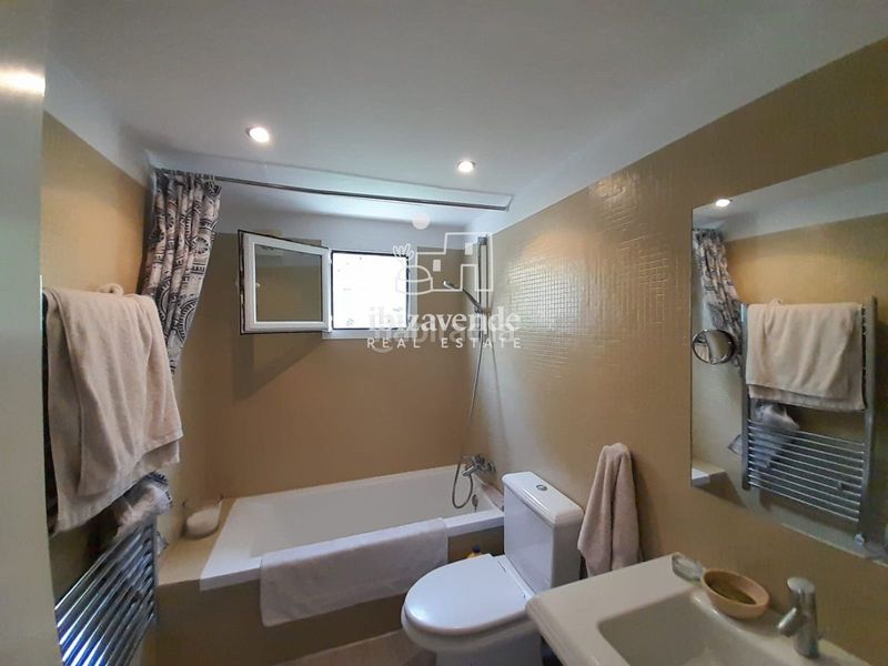 Foto c853d905-b5a1-4ef7-be0b-a99022d32af3. Casa amb aparcament piscina a Sant Carles Santa Eulària