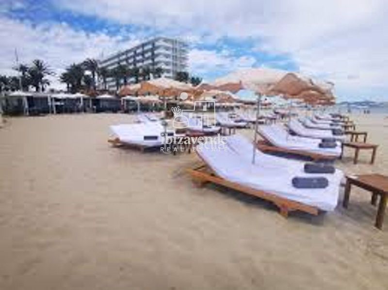 Foto 873c8d9e-ec9e-4a19-bd5c-287464a7d660. Rent flat with parking pool in Ses Figueretes - Platja d'en Bossa - Cas Serres Ibiza