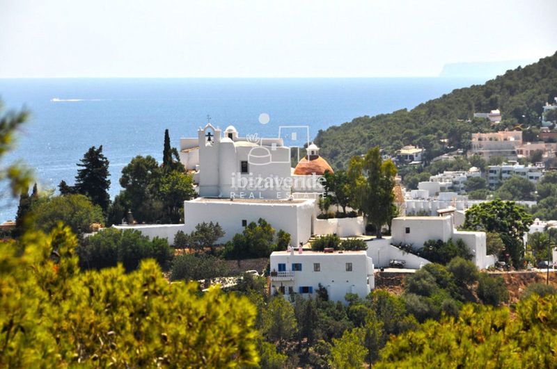 Foto ee5bb4a5-0f78-4db1-898f-da12cdc98e1e. Casa amb piscina a Can Furnet Santa Eulària