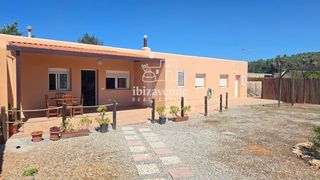 Lloguer Casa  Josep lluís sert. Encantadora casita con amplia parcela en san rafael