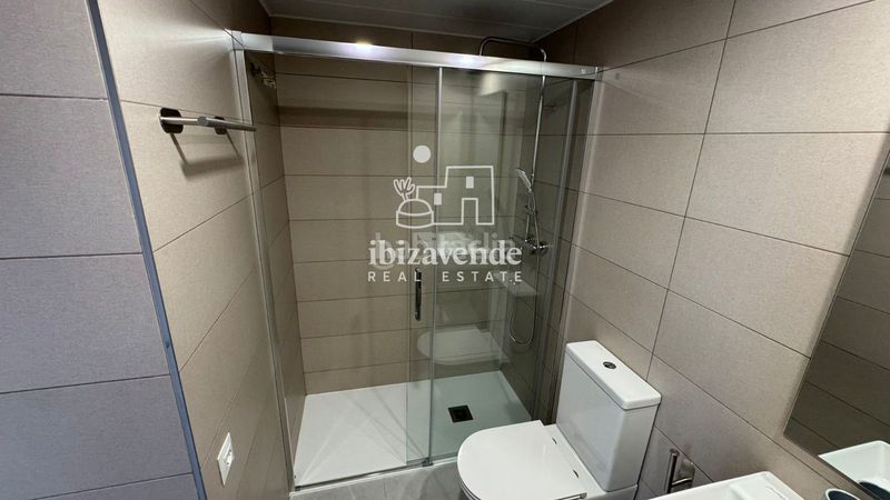 Foto 18cd7447-7f76-4943-93ce-7e84b22e07a9. Lloguer pis amb piscina a Ses Figueretes - Platja d'en Bossa - Cas Serres Ibiza