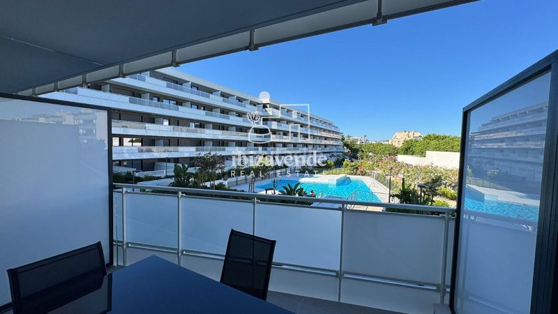Foto 4d8ca1c8-41cf-44ee-b92f-f3db9572df07. Lloguer pis amb piscina a Ses Figueretes - Platja d'en Bossa - Cas Serres Ibiza