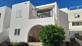 Miete Etagenwohnung  De jordi juan riquer. Apartamento en talamanca con terraza y vistas al mar