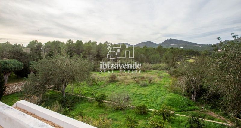 Foto b0bba2dd-f61a-4dec-abee-1a1f438f664b. Casa amb piscina a Roca Llisa Santa Eulària