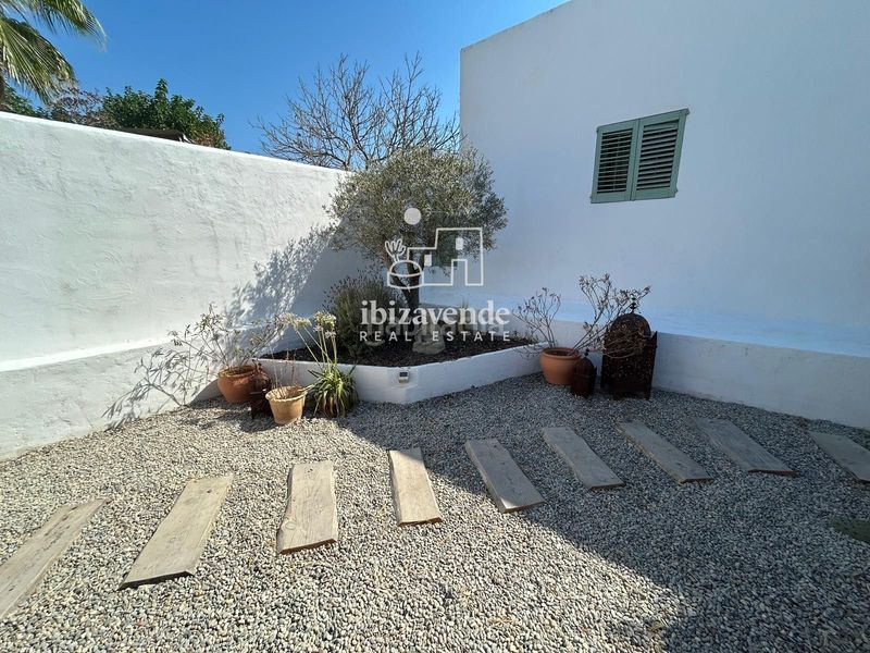 Foto 08d6336b-e201-4253-b1b7-6c1343c02e1d. Casa amb piscina a S´Eixample-Can Misses Ibiza