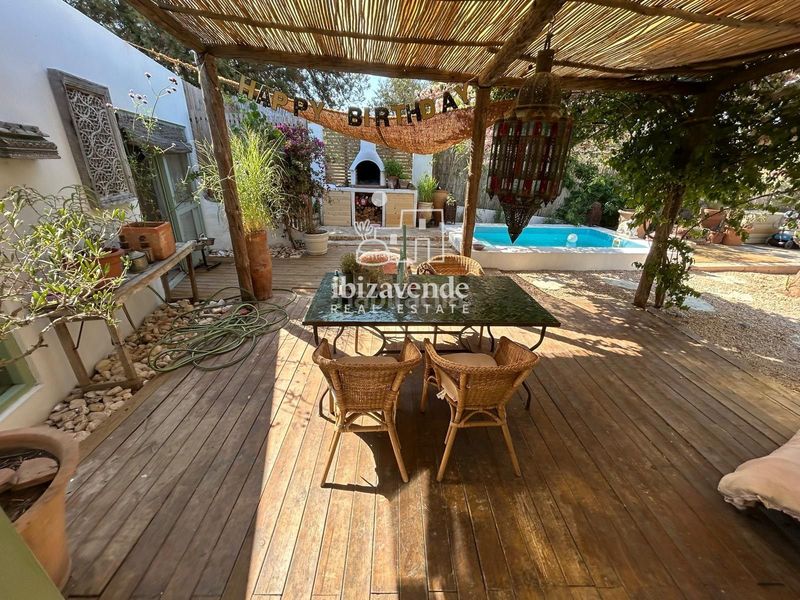 Foto 4a4bd689-00ae-4433-8bf6-80155c9cee99. Casa amb piscina a S´Eixample-Can Misses Ibiza