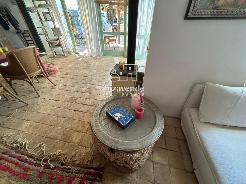 Foto aaff162d-a5f5-4a06-b5b5-6ee47ab8e7c0. Casa amb piscina a S´Eixample-Can Misses Ibiza