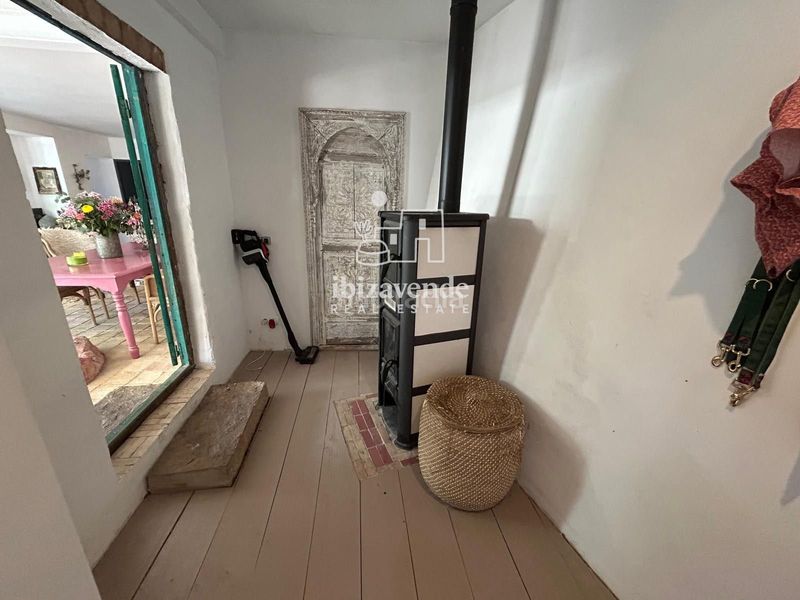 Foto b4a7878f-9606-48e7-a881-66342f11617b. Casa amb piscina a S´Eixample-Can Misses Ibiza