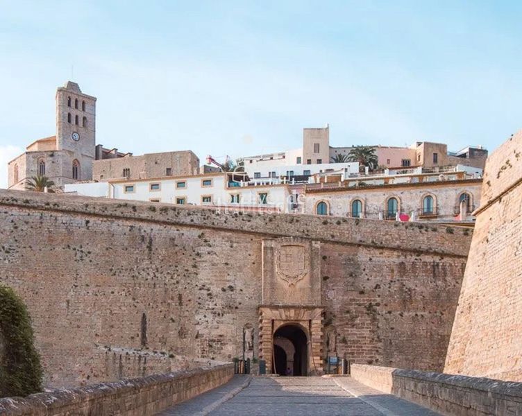 Foto 16583270-c04c-4e20-9487-483d27e148e7. Pis a Dalt Vila-La Marina Ibiza