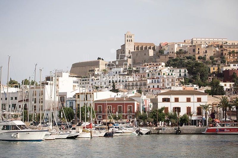 Foto 511e3b05-8855-43a0-bf79-330d62466238. Pis a Dalt Vila-La Marina Ibiza