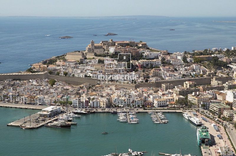 Foto 76ea374d-bfd7-4b09-975b-c34060171682. Pis a Dalt Vila-La Marina Ibiza