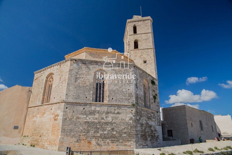 Foto 9aff092e-f660-46d7-9fc9-0e9cf03035c4. Pis a Dalt Vila-La Marina Ibiza