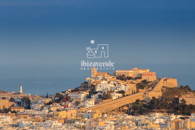 Foto b868ac1c-5983-482a-a992-fbfba76cedf3. Pis a Dalt Vila-La Marina Ibiza