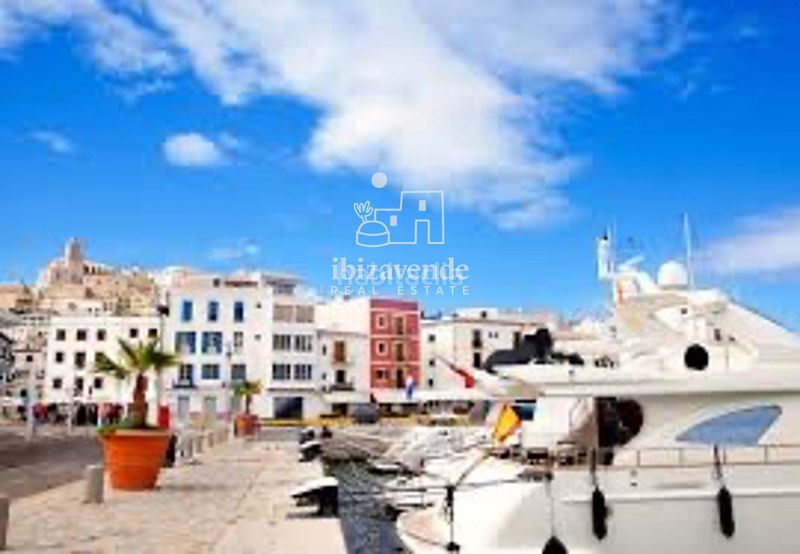 Foto c459ddc4-5522-4596-90b5-60d92670df0a. Pis a Dalt Vila-La Marina Ibiza
