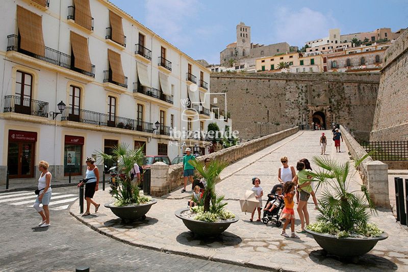 Foto e82d9cf2-9ae2-4fed-9a11-75a47b8b2bea. Pis a Dalt Vila-La Marina Ibiza