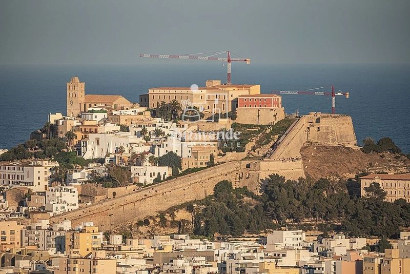 Foto fb7105b0-0e0d-452b-955c-131a4f2bf167. Pis a Dalt Vila-La Marina Ibiza