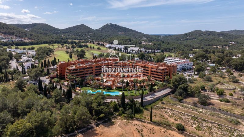 Foto c1c95190-f615-4b8a-841a-dbe40bad867d. Dúplex amb aparcament piscina a Roca Llisa Santa Eulària